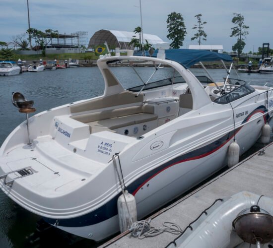 Lancha Runner 380 - Okklahoma - Barco no Rio de Janeiro e Niterói