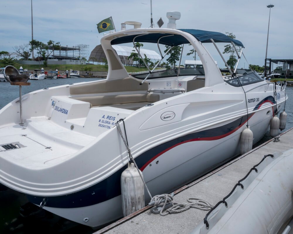 Lancha Runner 380 - Okklahoma - Barco no Rio de Janeiro e Niterói