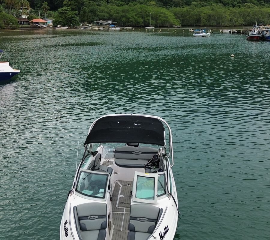 Lancha Focker 240