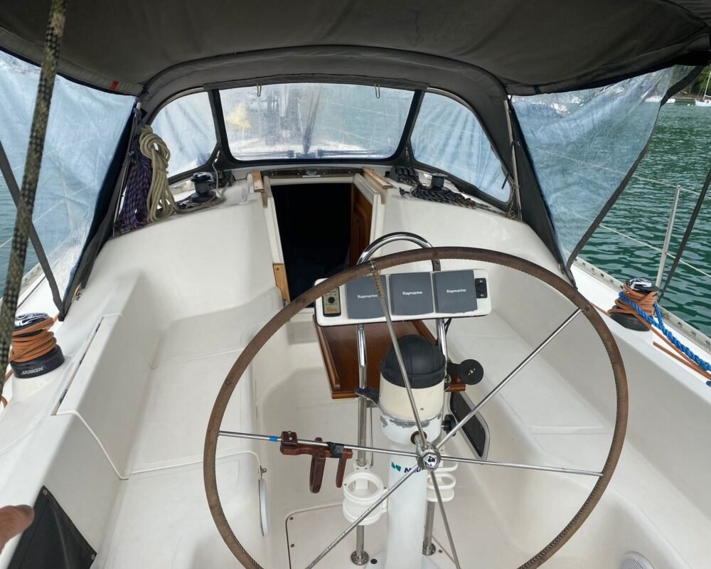 Veleiro Delta 36 em Ubatuba
