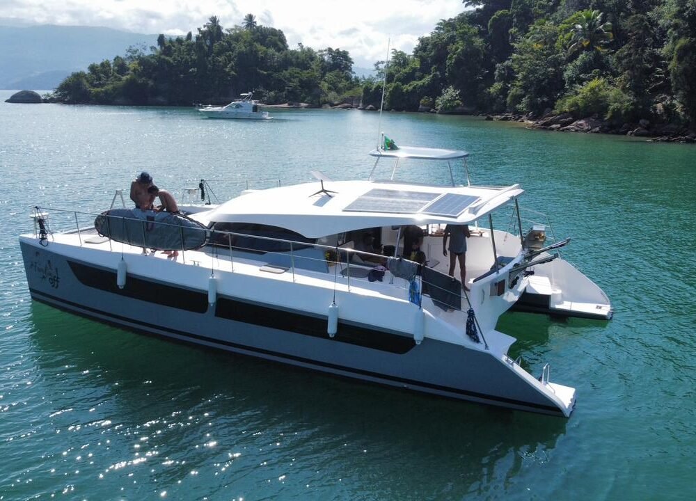 Catamarã Power Cat 43