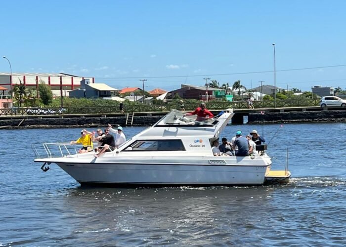 Oceanic 26 em aluguel de lancha em Rio de Janeiro e Niterói com até 10 passageiros a bordo