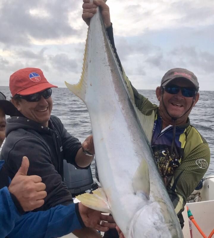 olhete fisgado em passeio de pesca na lancha Wellcraft 275 no Rio de Janeiro